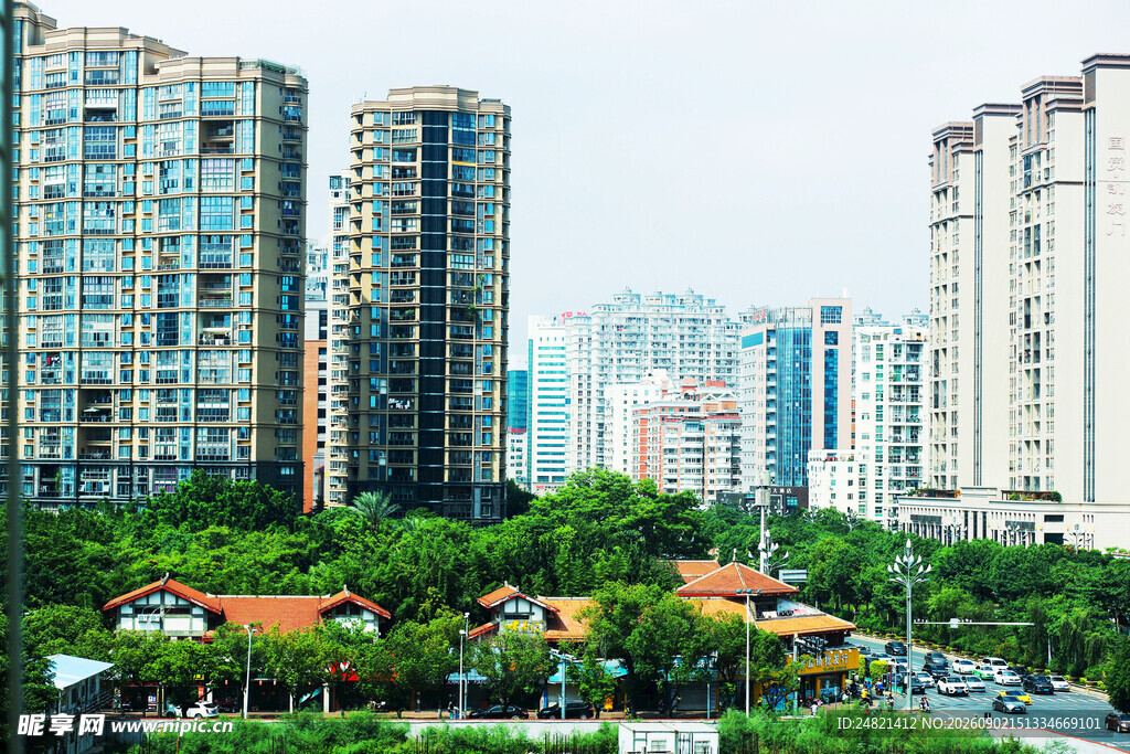 城市高楼与园林景观