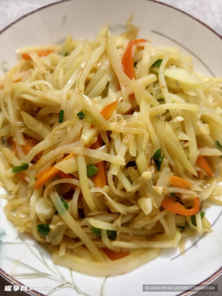 土豆丝炒红萝卜