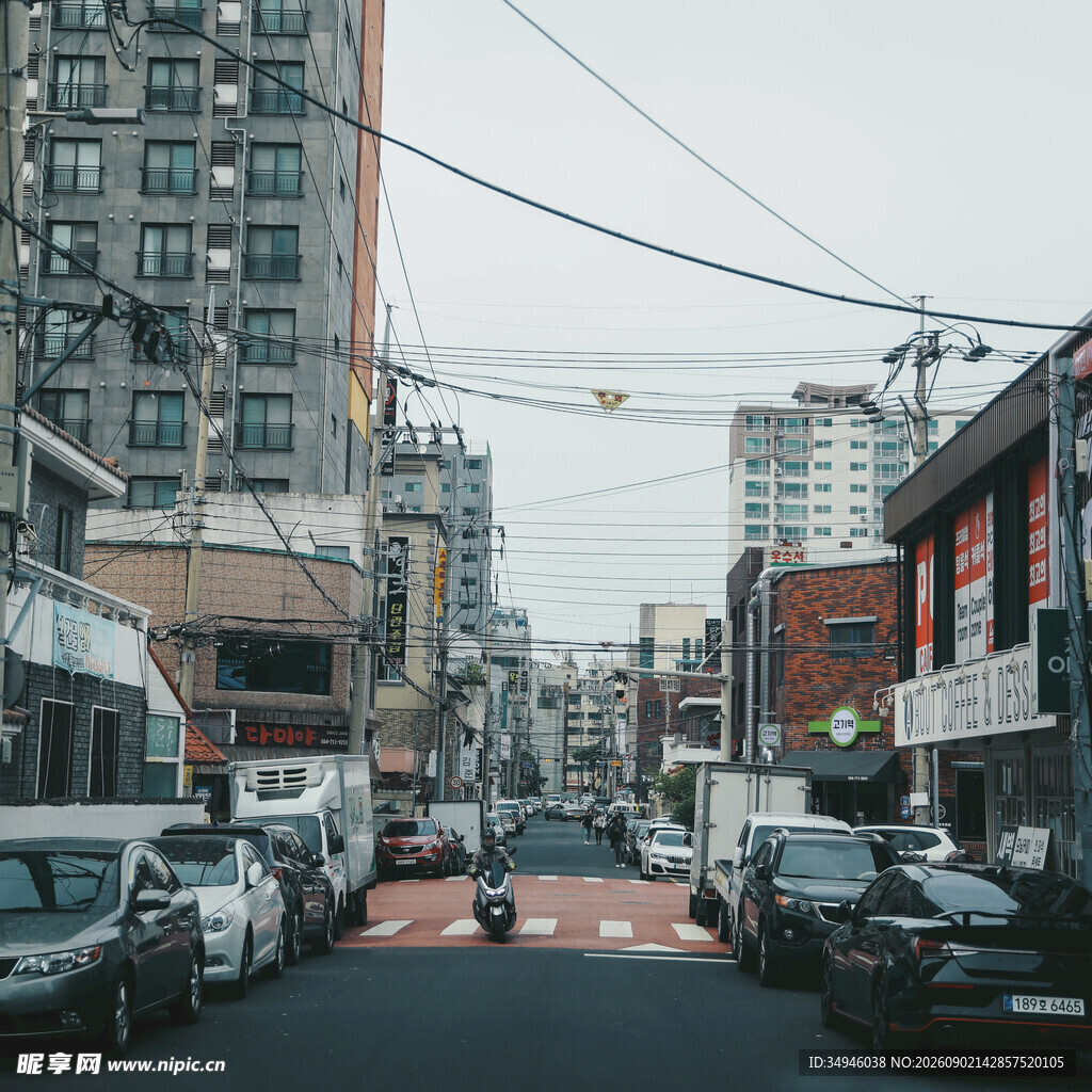 城市街道景象