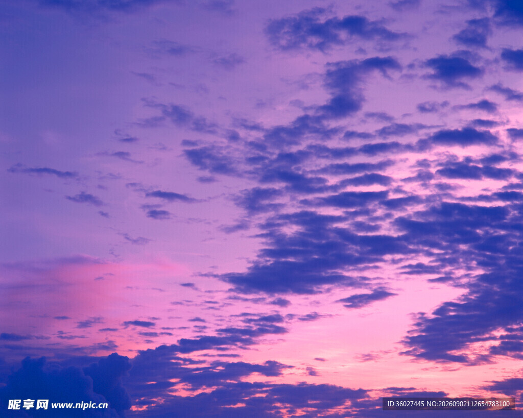 梦幻紫粉天空晚霞美景