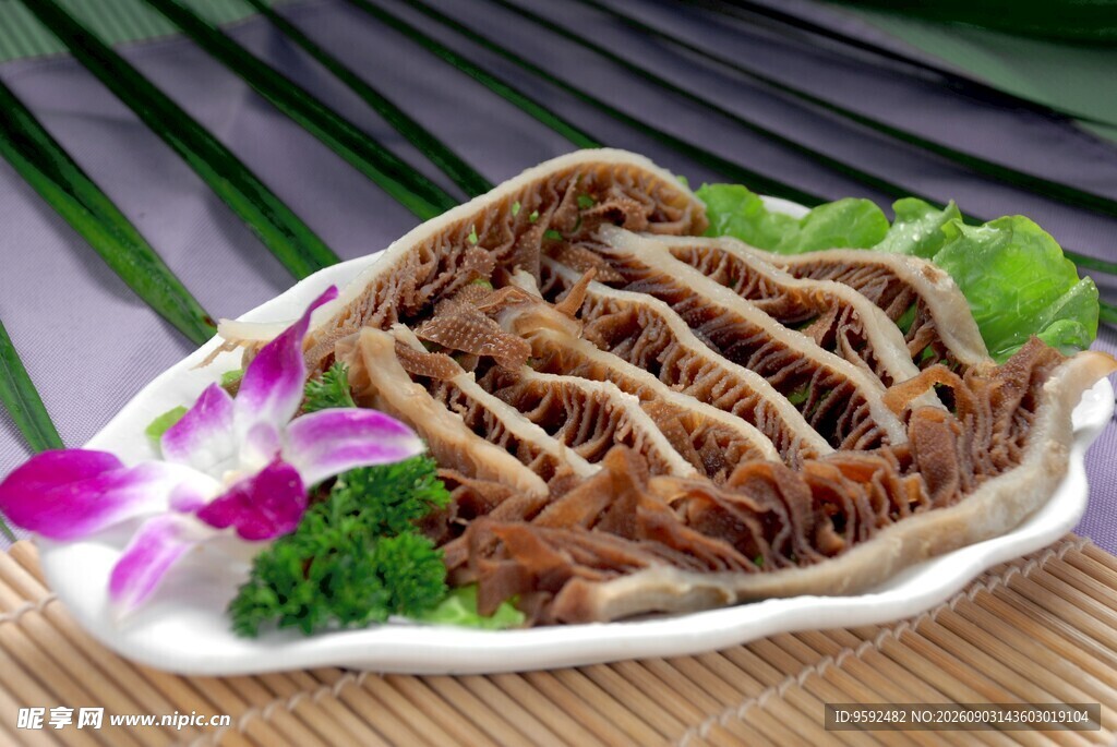 美味千层肚摆盘精致