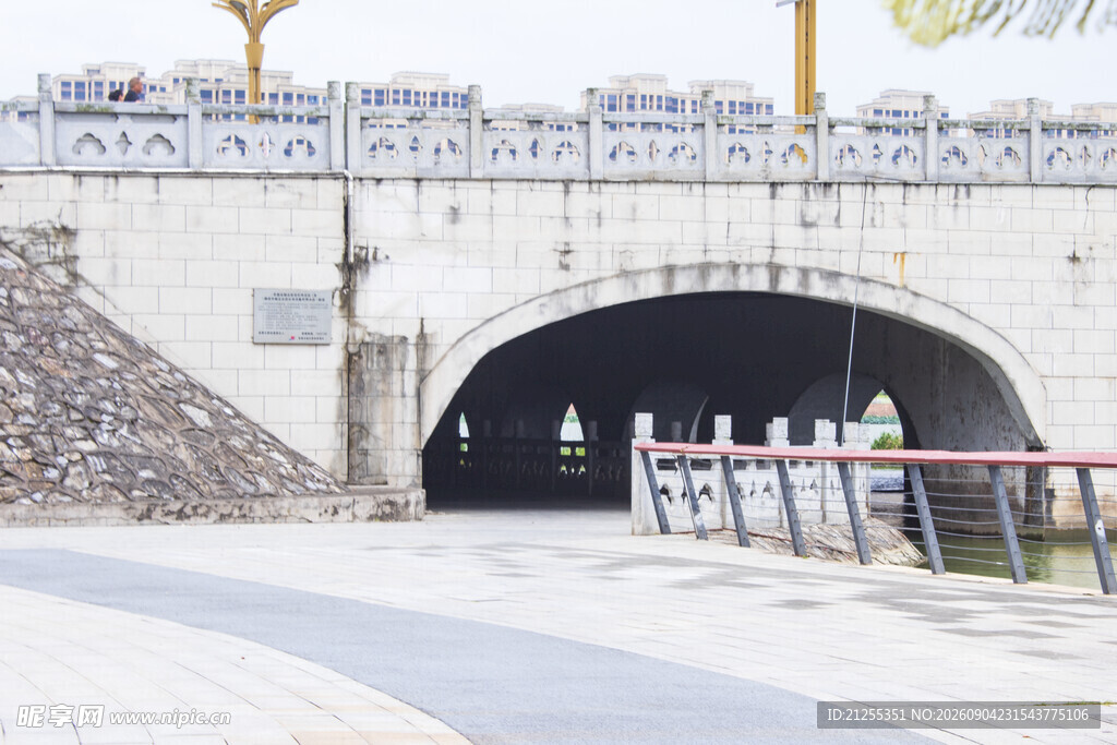 公路隧道入口