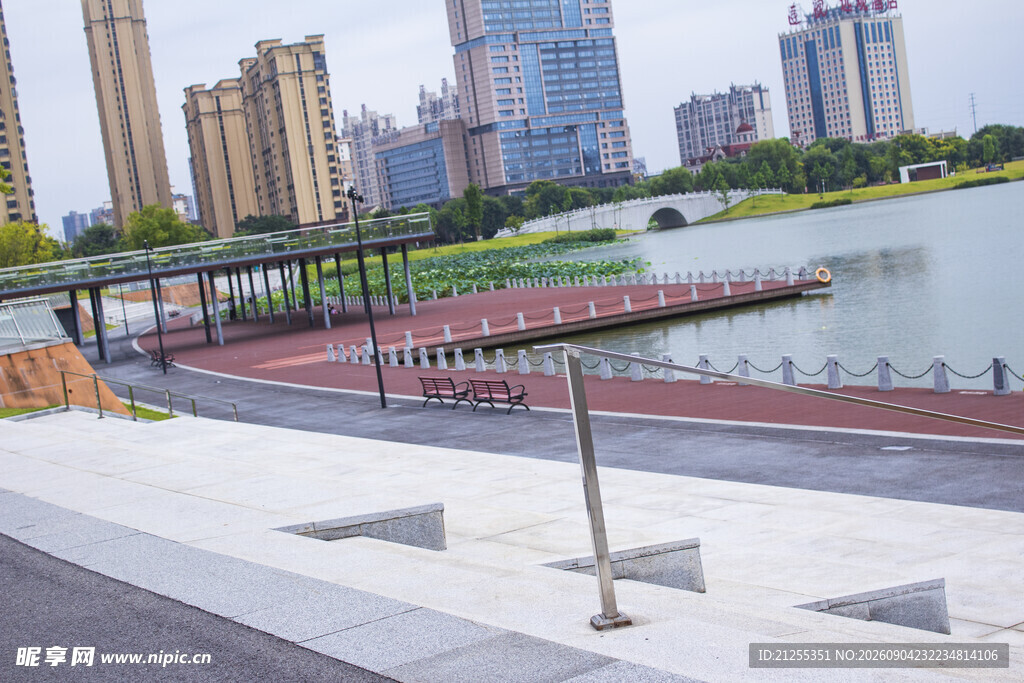 城市滨水景观步道