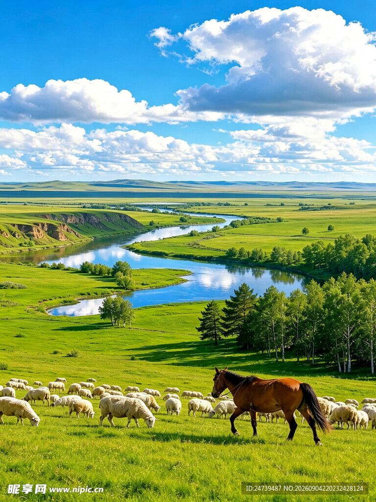 草原骏马与河畔美景