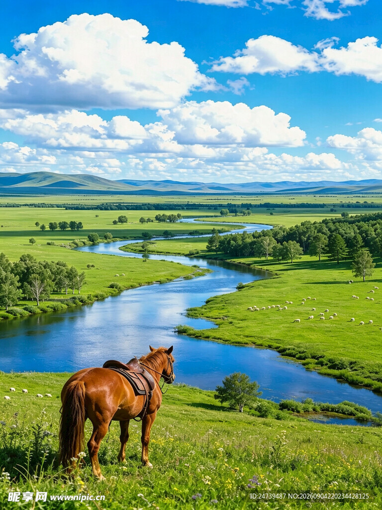 草原骏马与河畔美景