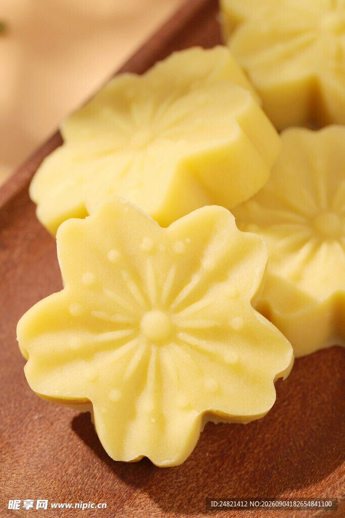 花样奶黄糕点