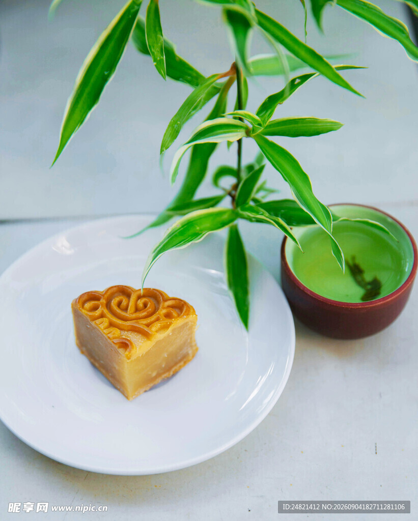 月饼配绿植