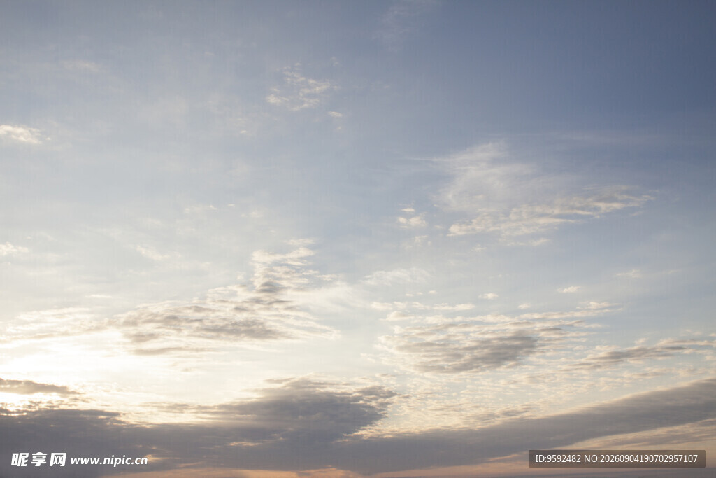 黄昏时分的天空美景