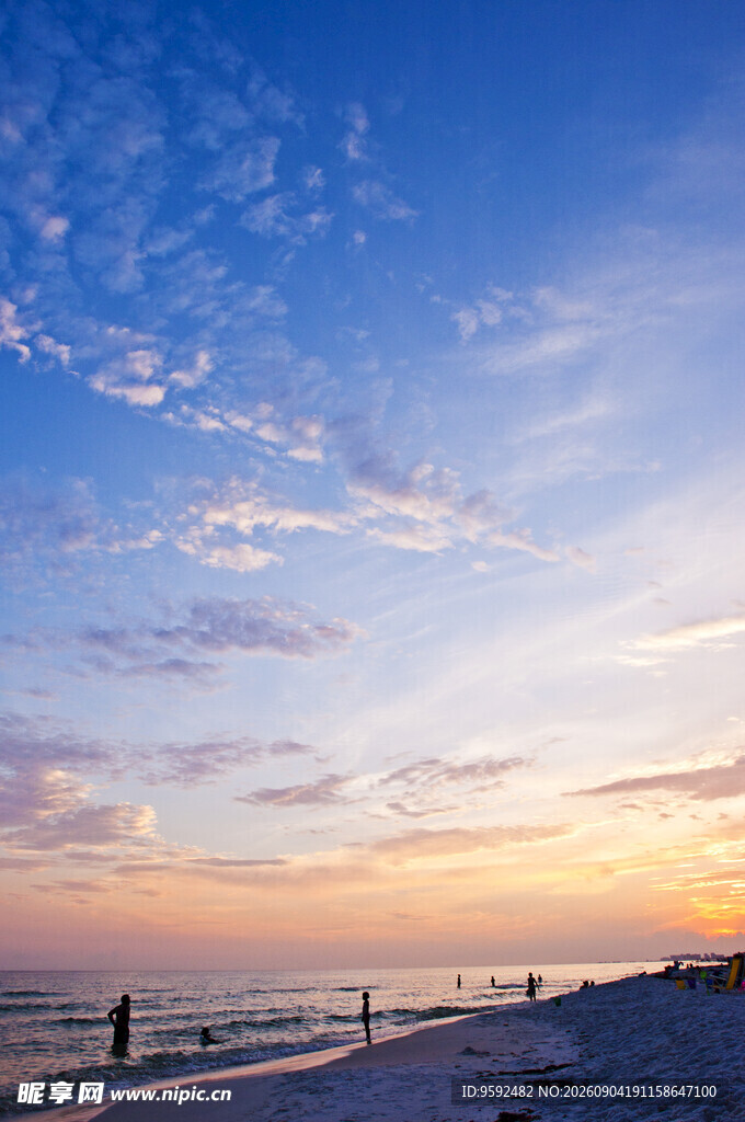 海滩日落美景