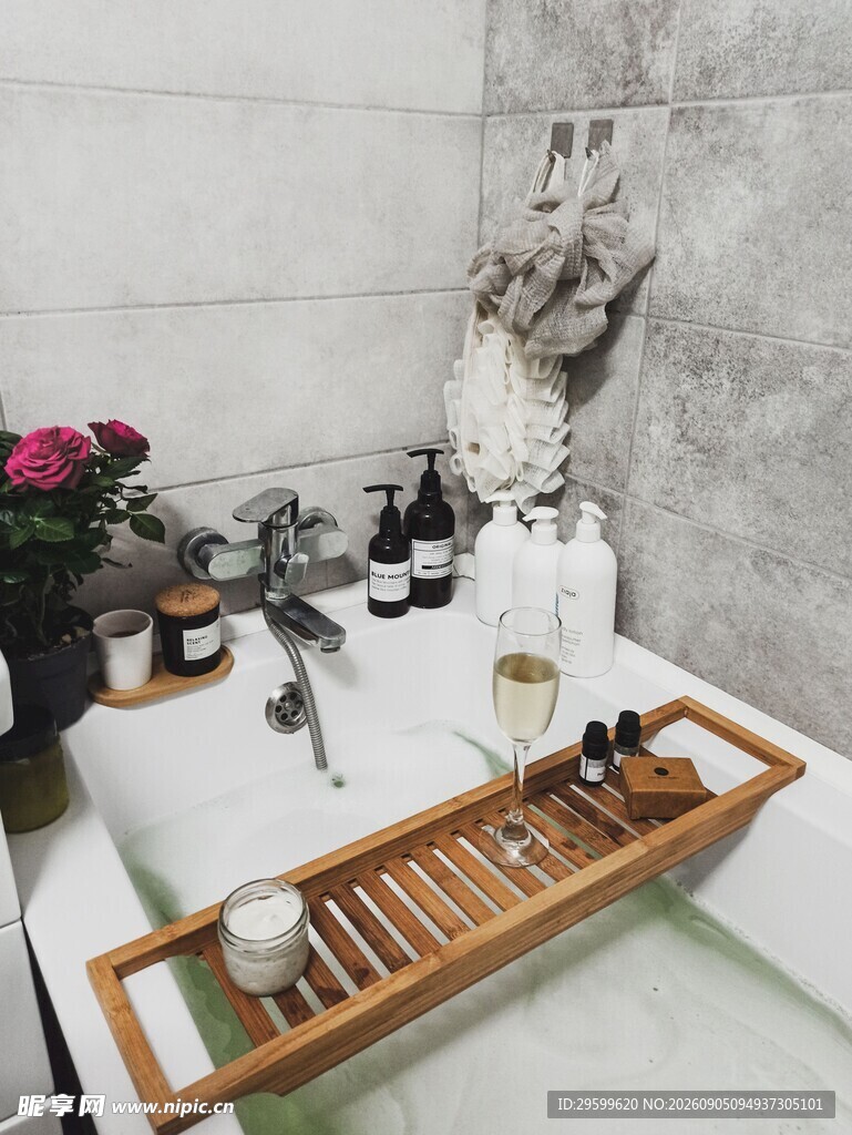浴室精致木质洗漱用品架