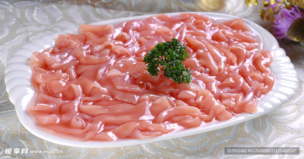 新鲜鸡肉条摆盘展示