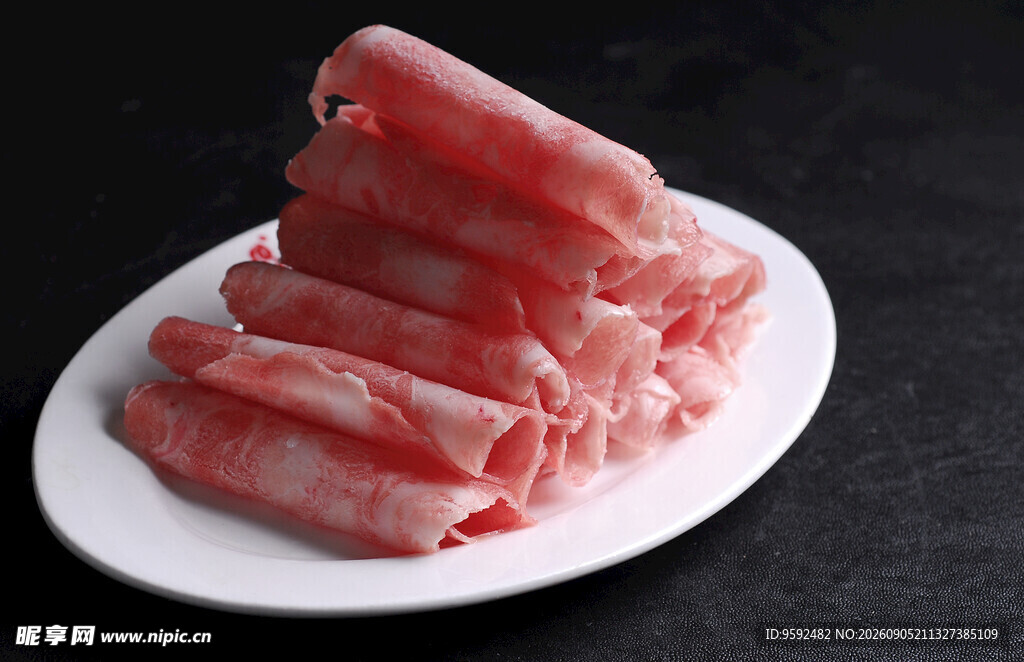 新鲜牛肉卷诱人色泽