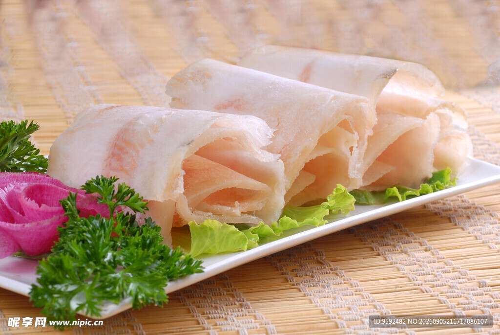 美味鲜虾肠粉摆盘精致