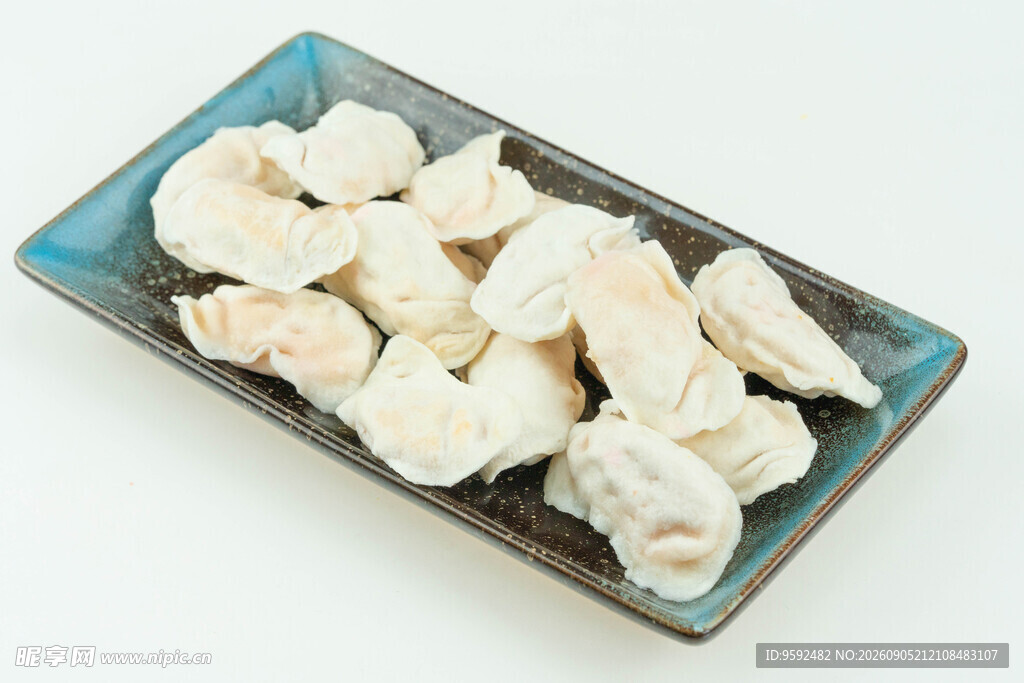 方形盘中的美味虾仁