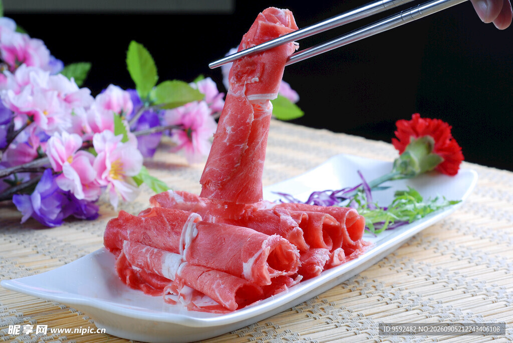 鲜切牛肉片筷夹诱人瞬间