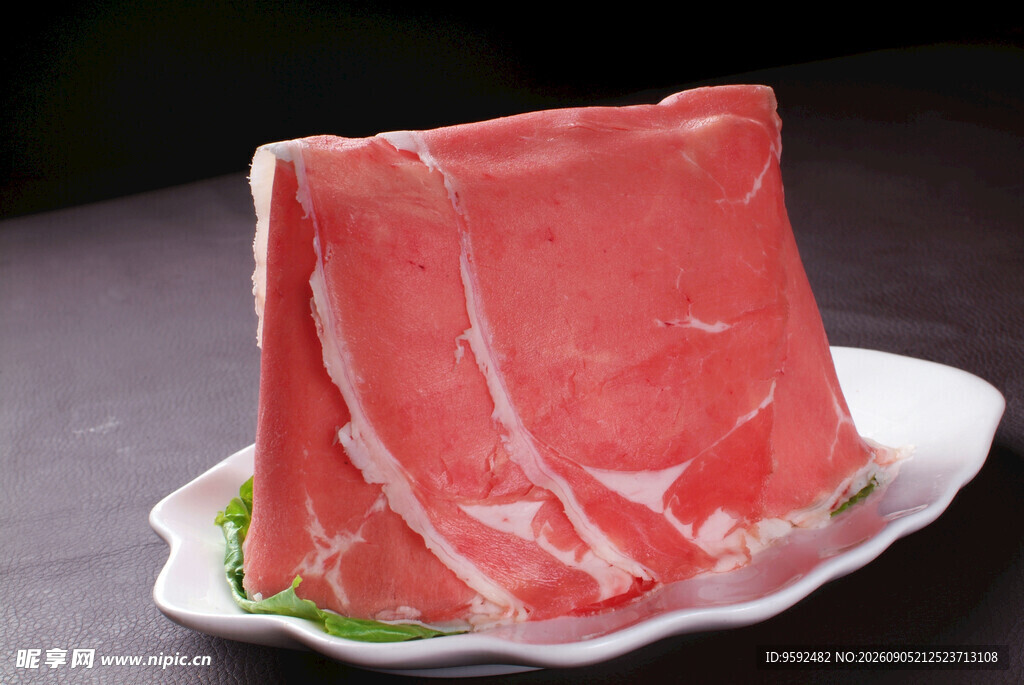 新鲜牛肉片摆盘展示