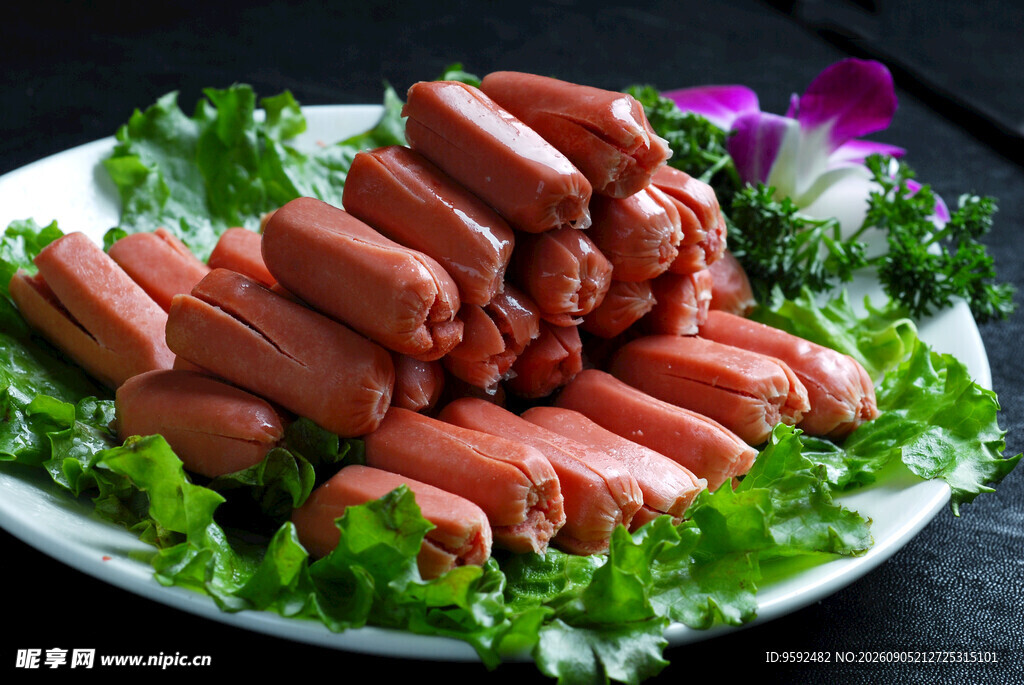 美味烤肠摆盘