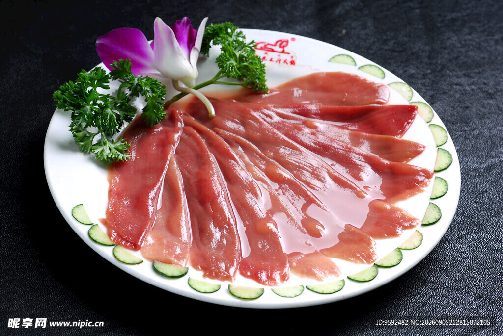 鲜切牛肉片摆盘精致