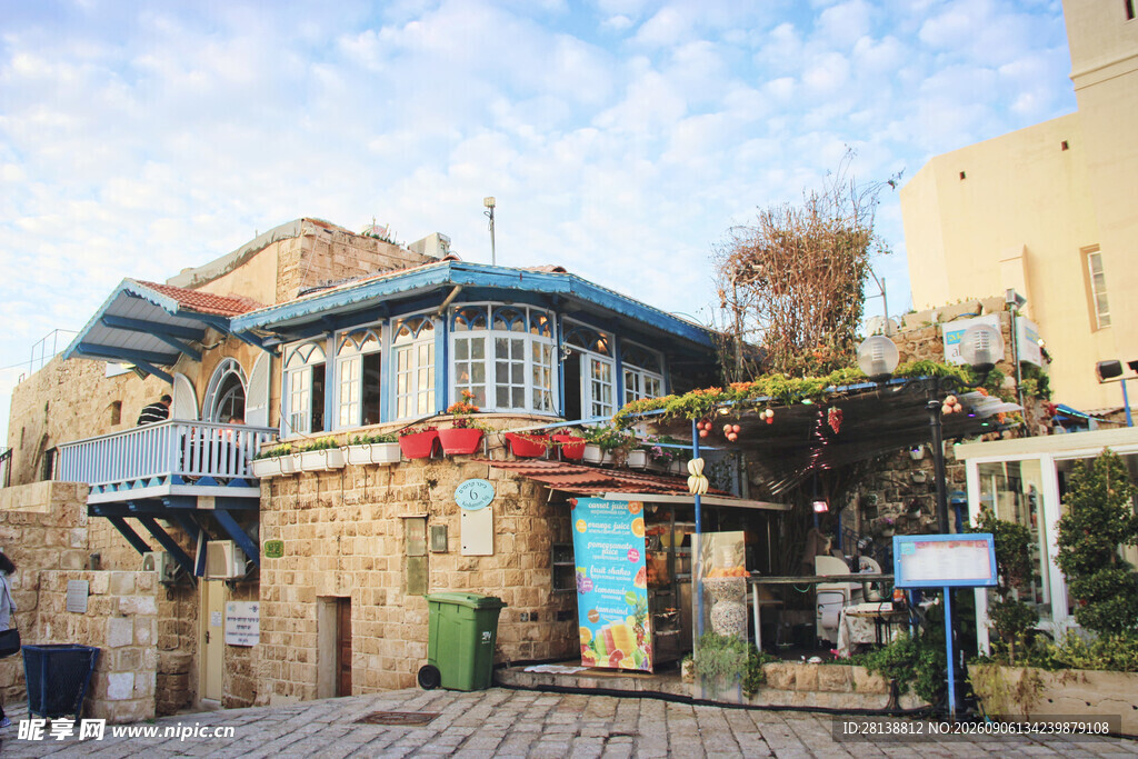 欧式风情街边建筑景观