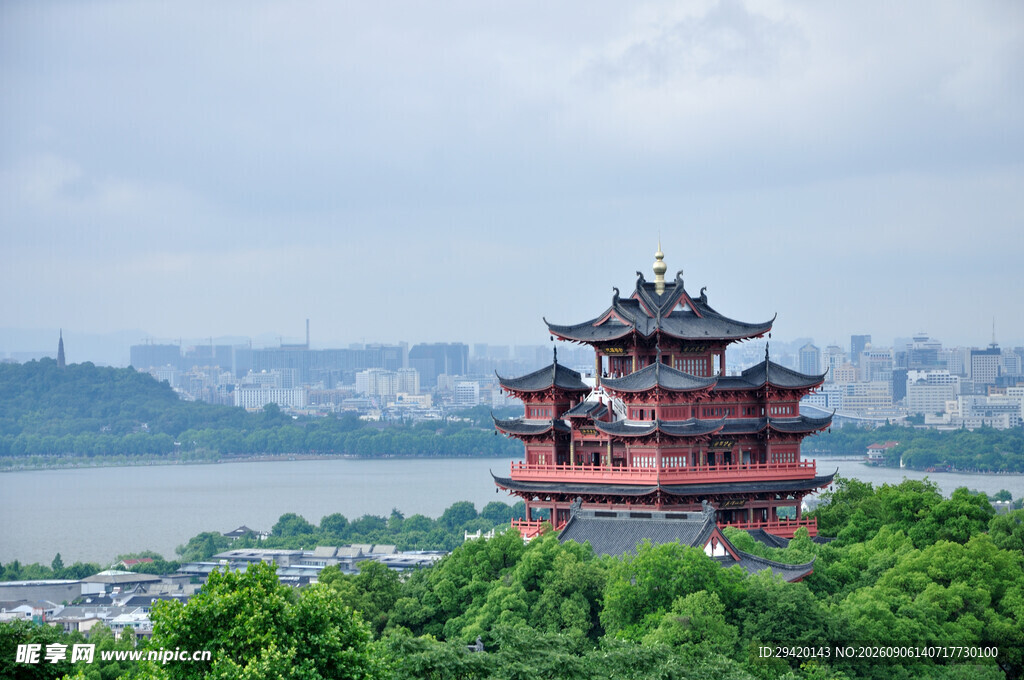 湖畔古楼阁绿意环绕景