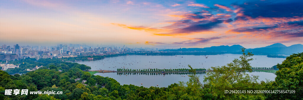 湖畔绚丽晚霞美景