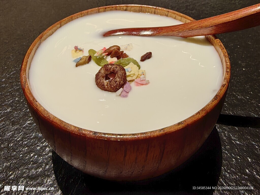 精致美味的特色奶制甜品