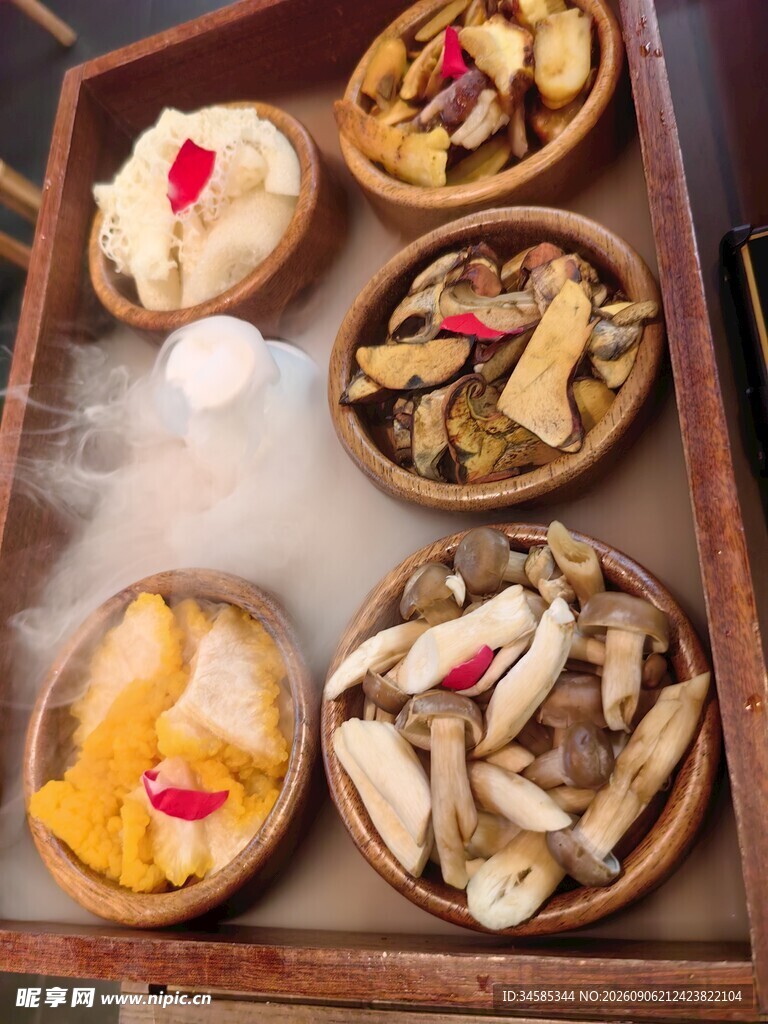 火锅拼盘