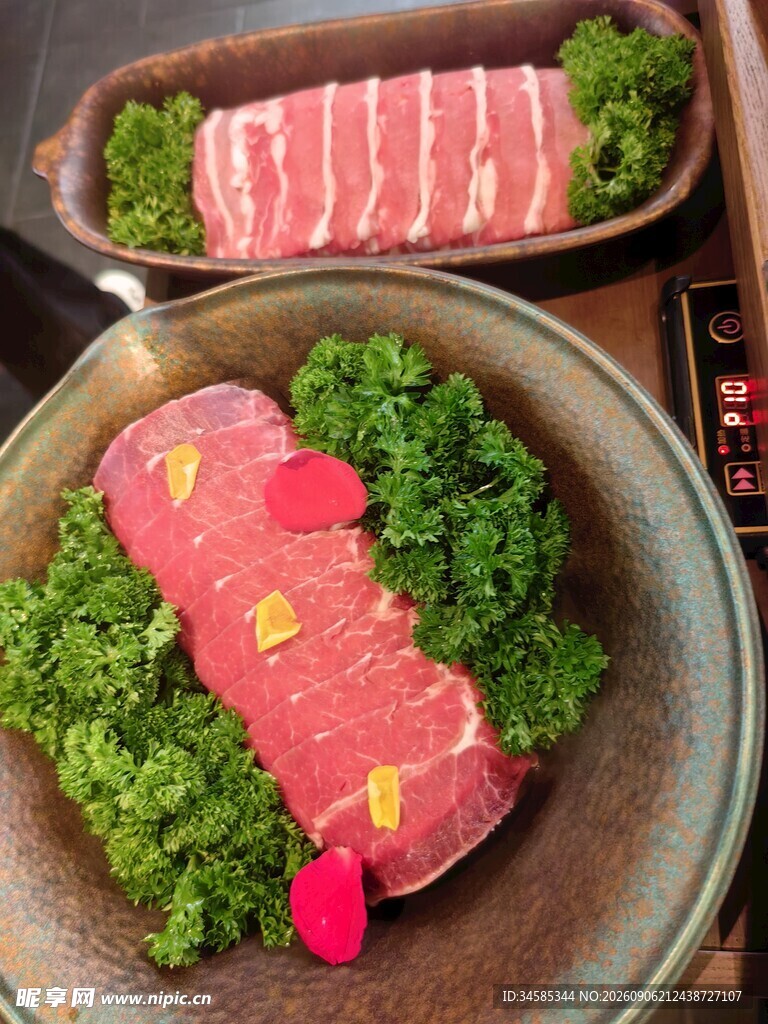 新鲜生肉摆盘展示