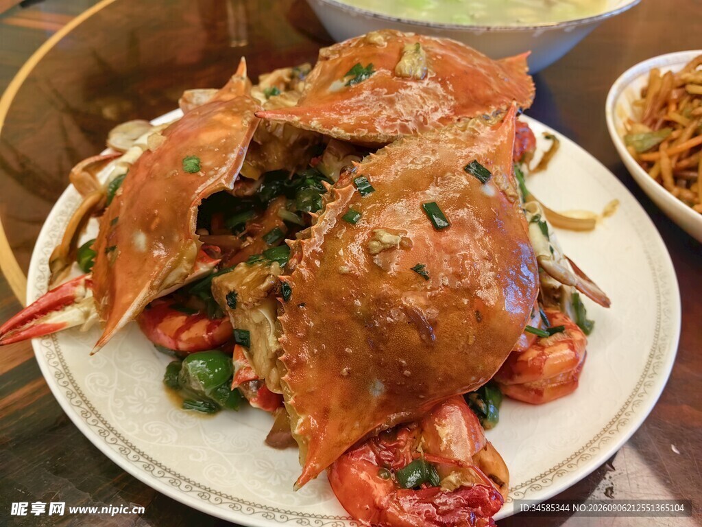 美味海鲜拼盘诱人呈现