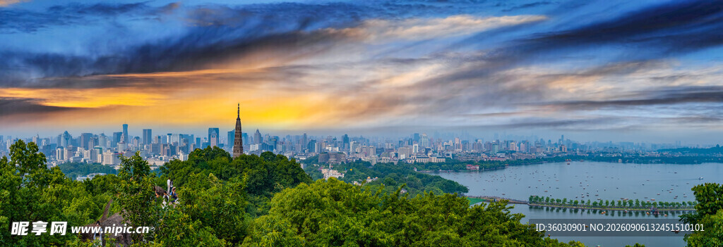 城市黄昏天际线壮丽景观