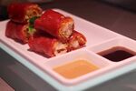 美味鲜虾红米肠配蘸料