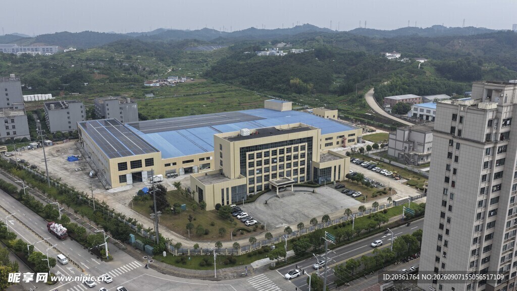 俯瞰现代化校园建筑群