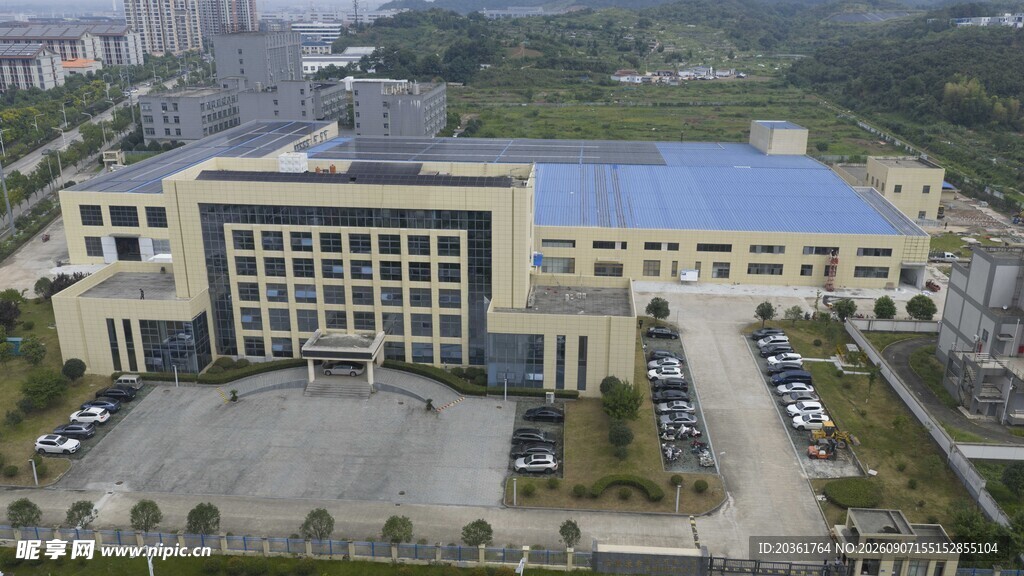 现代化大型工厂鸟瞰图