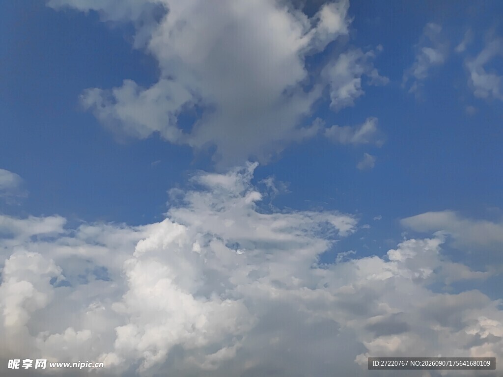 蓝天白云美景