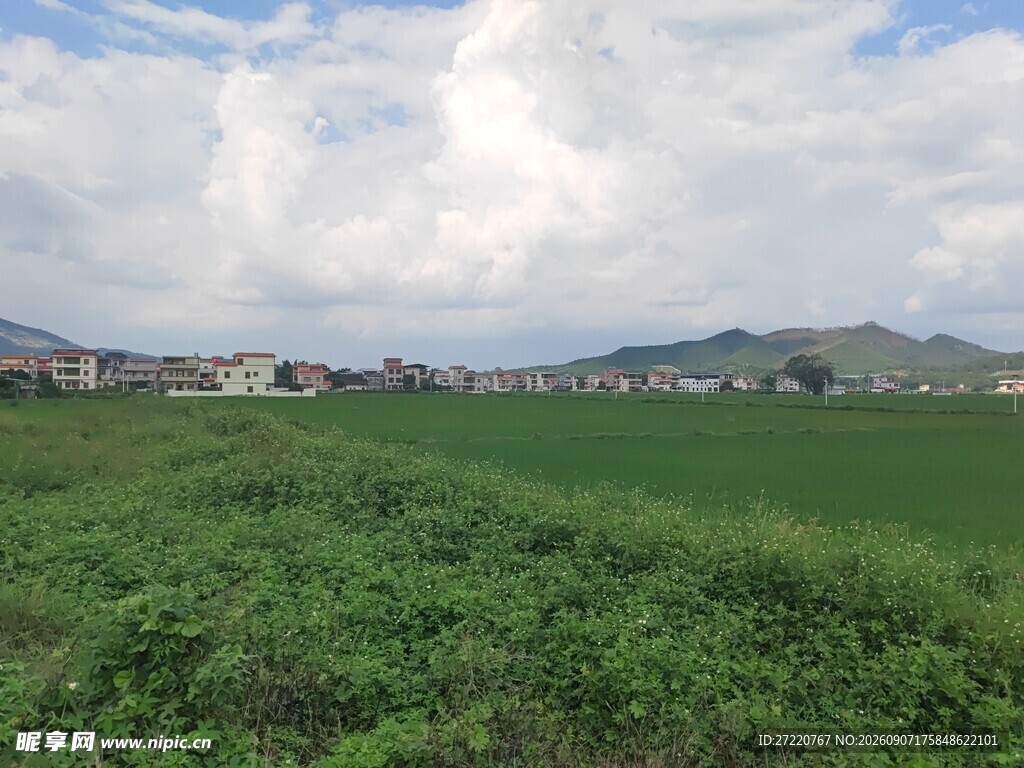 绿野蓝天乡村风光美景