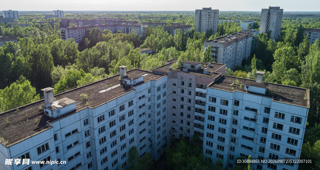 城市中的多层居民住宅楼