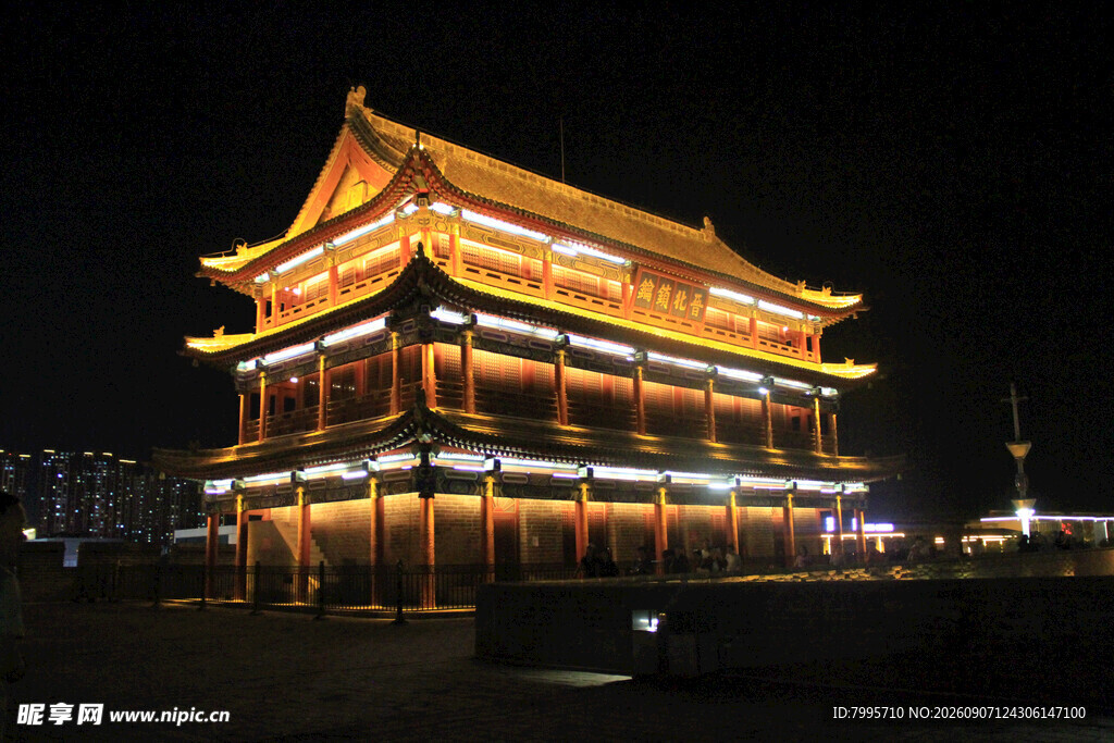 忻州夜晚璀璨的中式古建筑