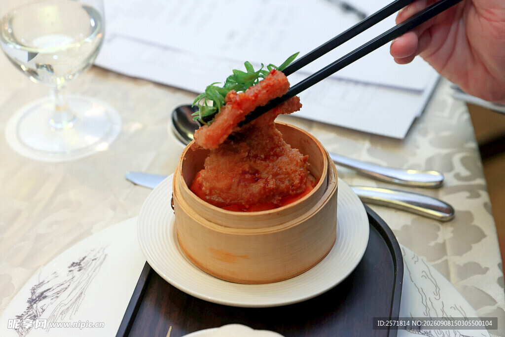 精致粉蒸肉 筷子夹取瞬间