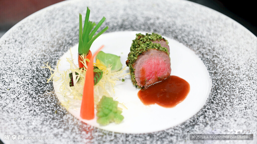椒麻香草烤羊排创意料理
