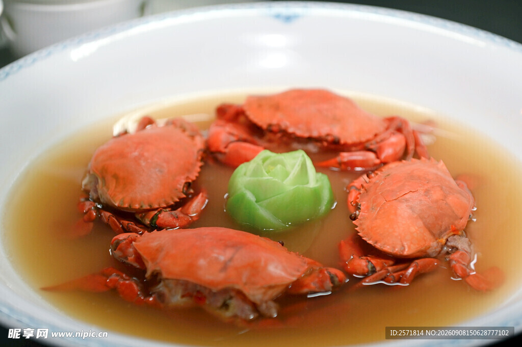 清蒸螃蟹配汤汁 名厨顶汤红菇炖
