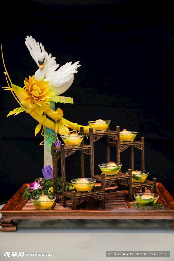 精美花卉双宝汇金汤
