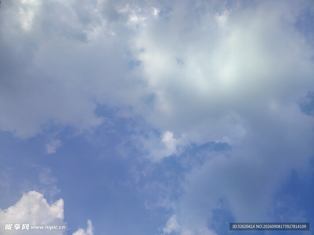 蓝天白云美景