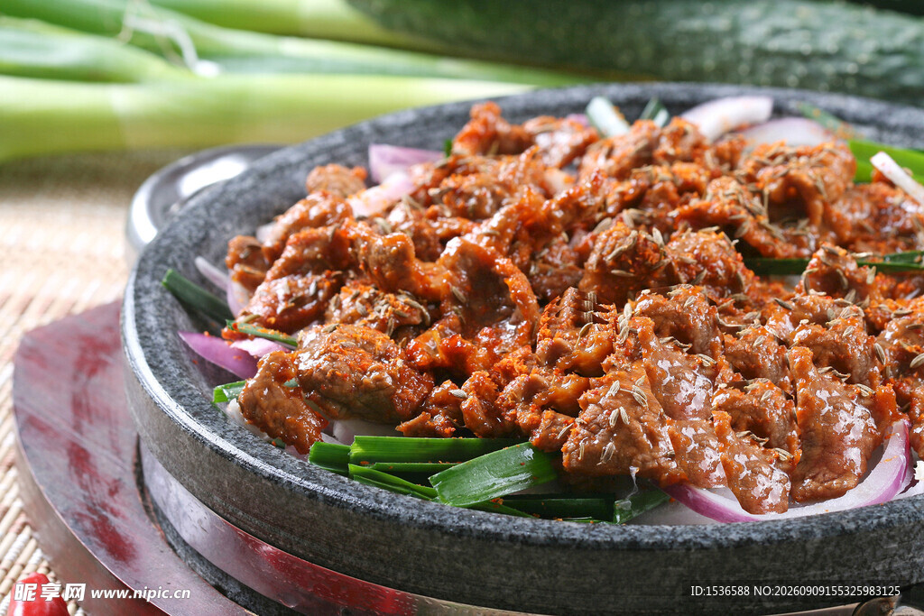 铁板肉酱蔬菜美味料理