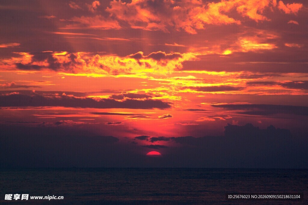 海上壮丽日落美景
