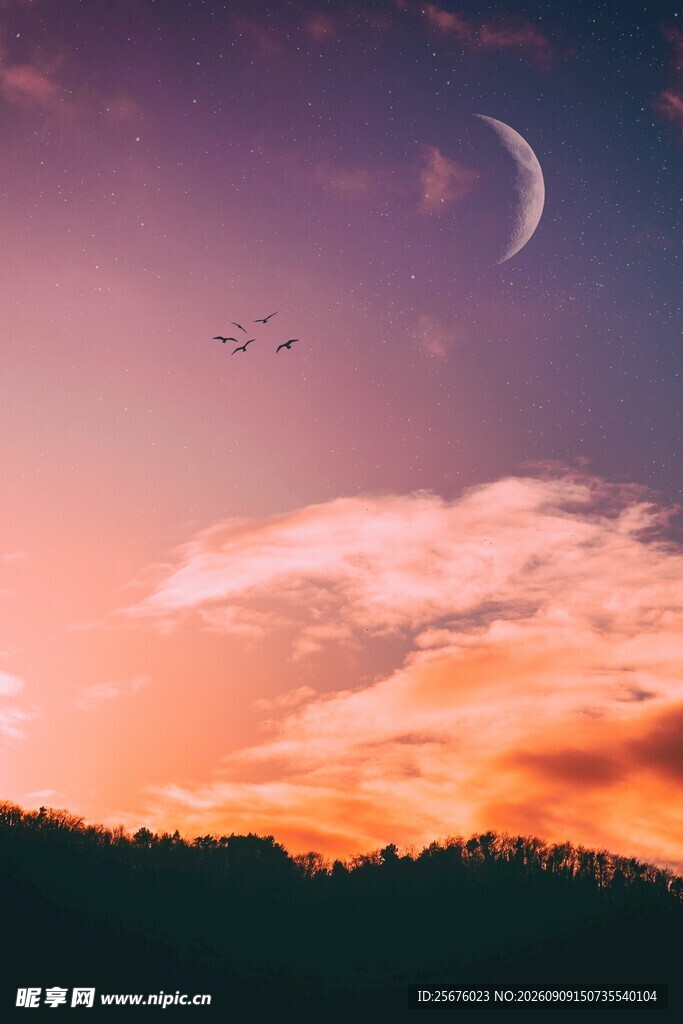 黄昏新月下的梦幻天空