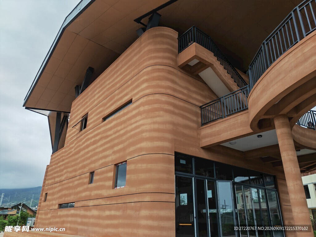 现代风格砖砌建筑外观
