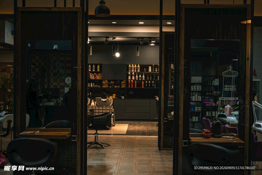 温馨复古风的室内店铺场景