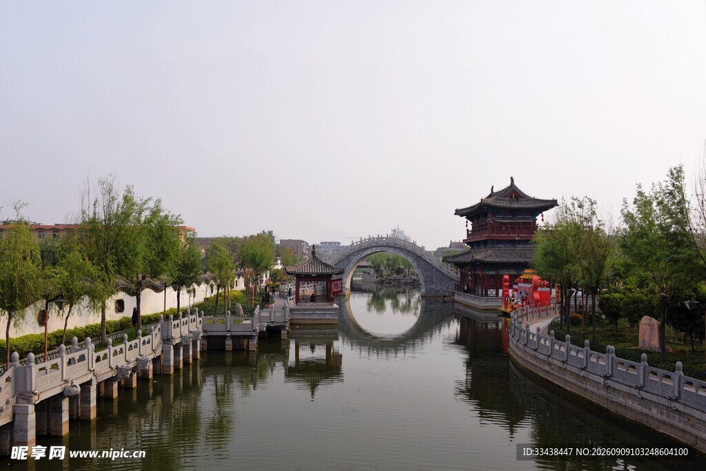 江南水乡古桥楼阁美景