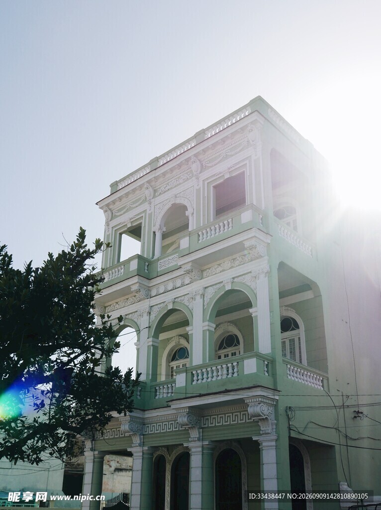 复古风格的多层建筑