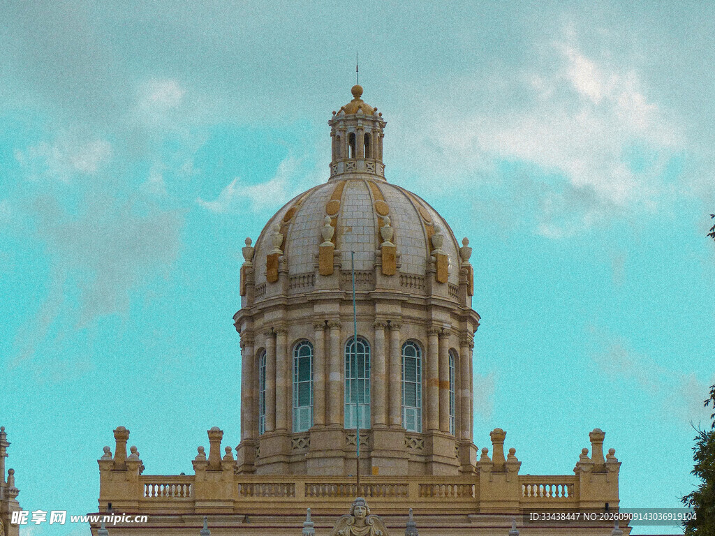 古典圆顶建筑外观